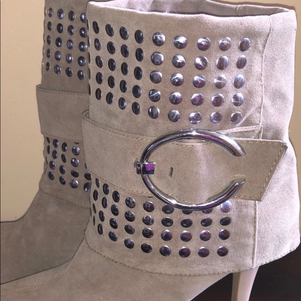 Cute Ankle Booties - Size 11 👢 - Picture 5 of 8